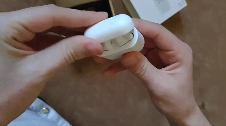 Розпакування навушників QCY M18 Semi-in-ear TWS з Rozetka